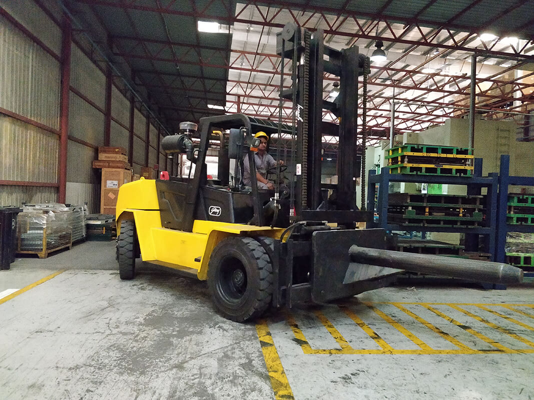 Leading Forklift Rental Service & Equipment Solutions | Godrej RenTRUST